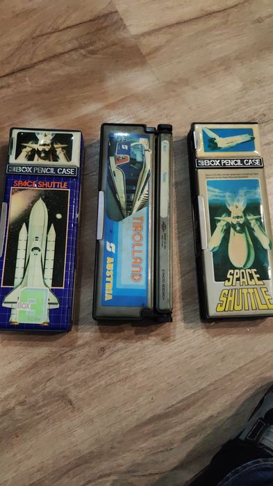 Cadernos e material escolar vintage