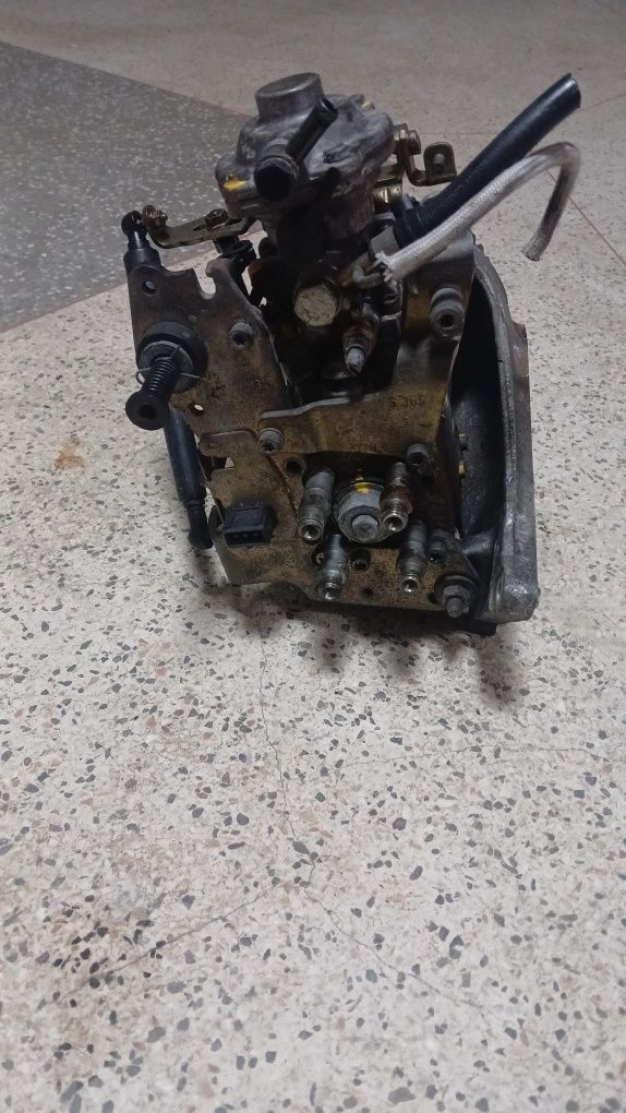 Bomba injetora Bosch com injetores 306 1.9td
