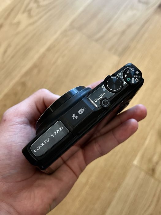 Nikon Coolpix S9700  стан  ідеал