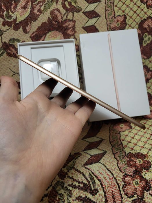 iPad mini 5 gen 7.9" 64 ГБ 2019 wi-fi планшет Apple