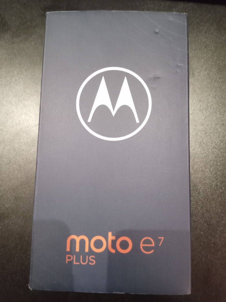 Motorola e7 plus uszkodzony ekran