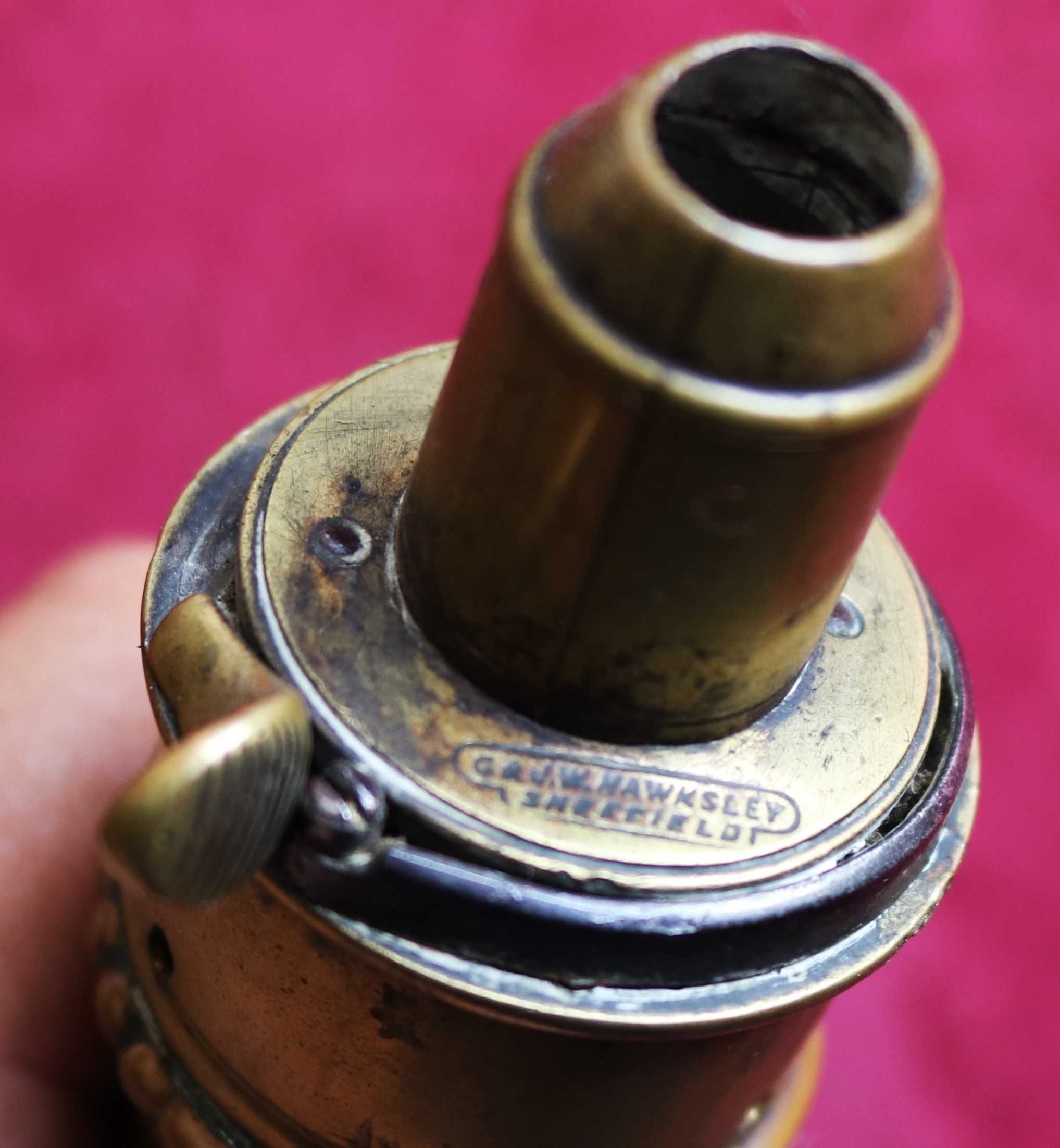 Polvorinho c/cena de caça G & J W Hawksley Sheffield powder flask
