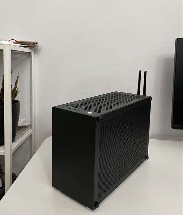 Komputer stacjonarny maly ITX, RTX 5060, Ryzen 9