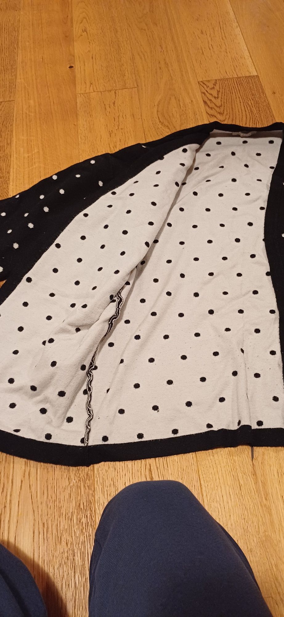 Sweter damski w kropki