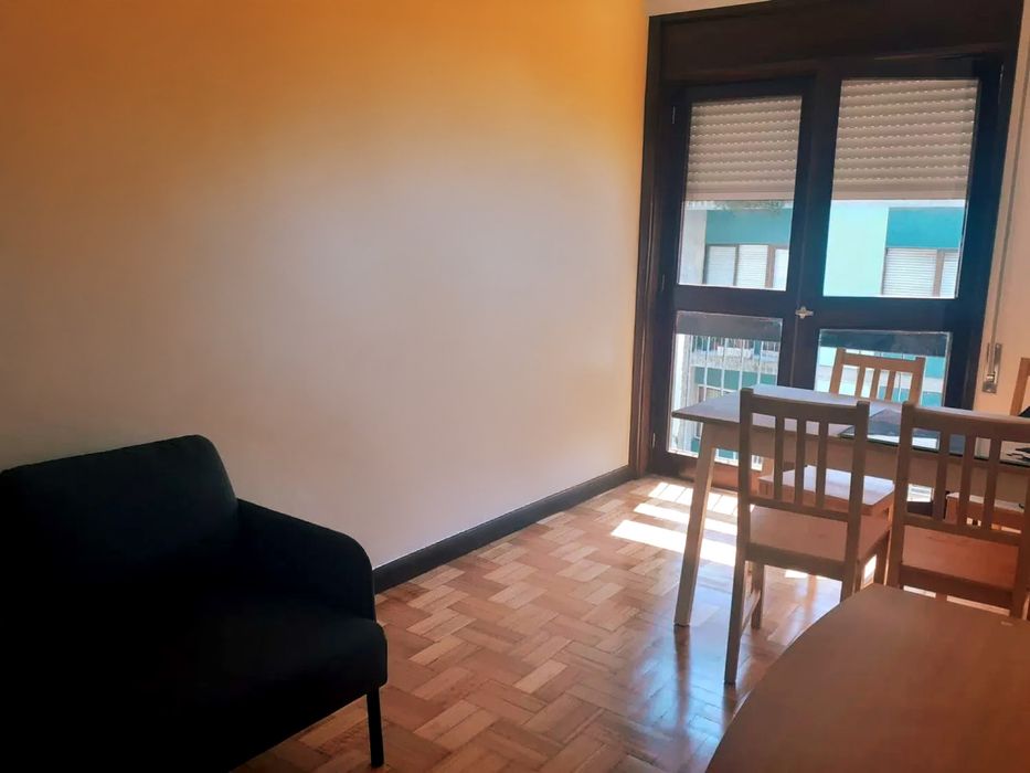 Quarto Individual no Campo Lindo