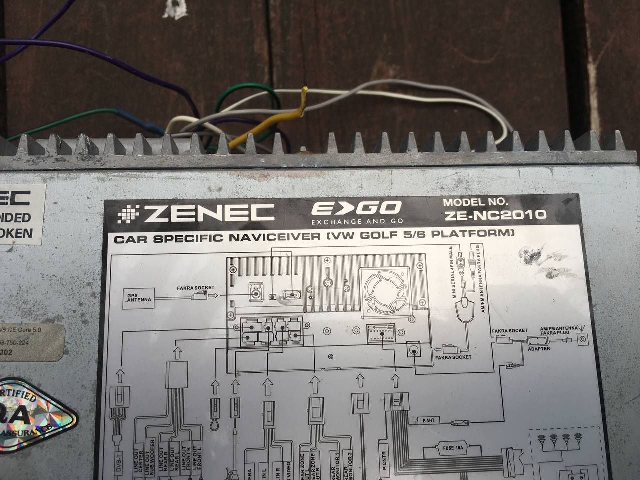 Продам магнітолу Zenec Ze NC2010