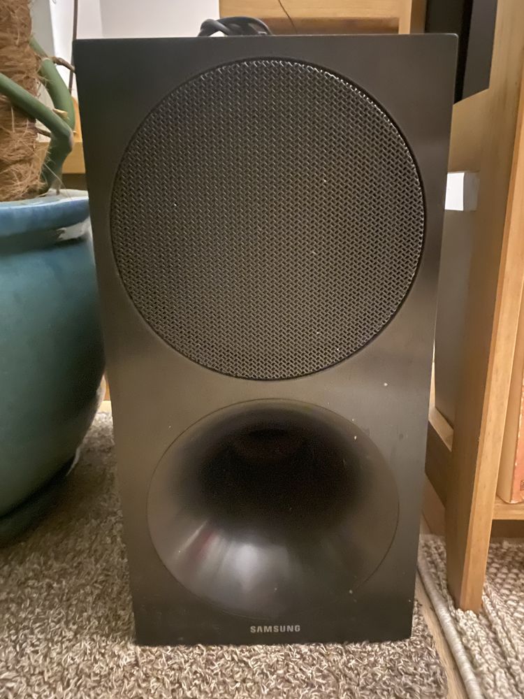 Soundbar i subwoofer