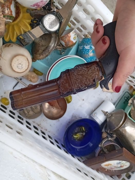 Frasco de perfume em arma vidro vazio