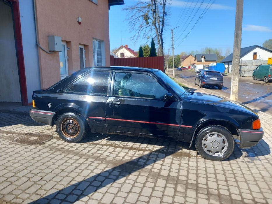 Продам форд ескорт
