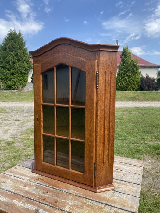 Witryna narożna wisząca