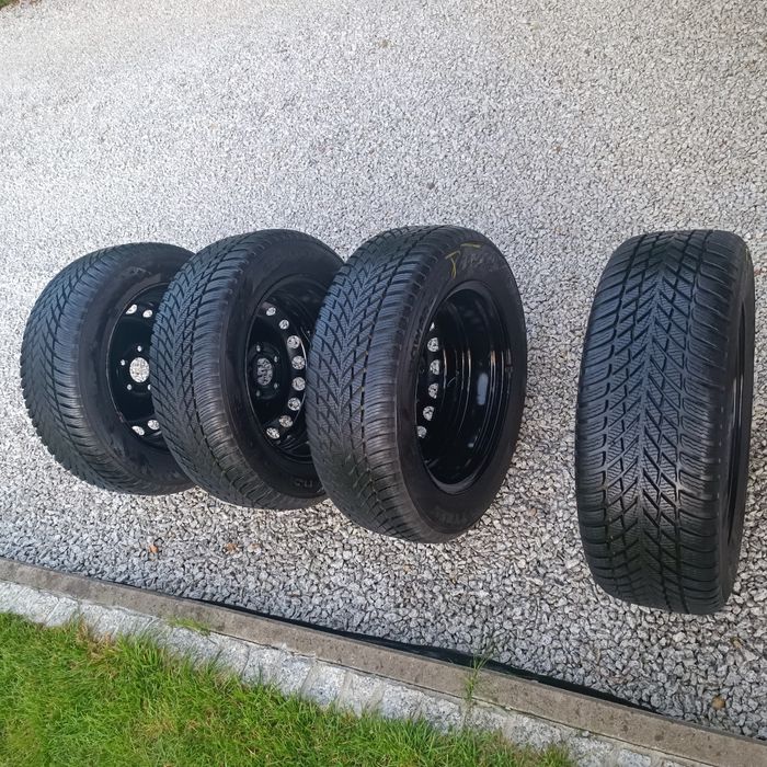 Koła 4 x felgi stalowe 16" z 2024 + opony zimowe Nokian 2024