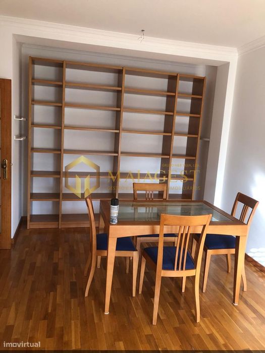 Apartamento T1 com Garagem e Arrumo em Ramalde