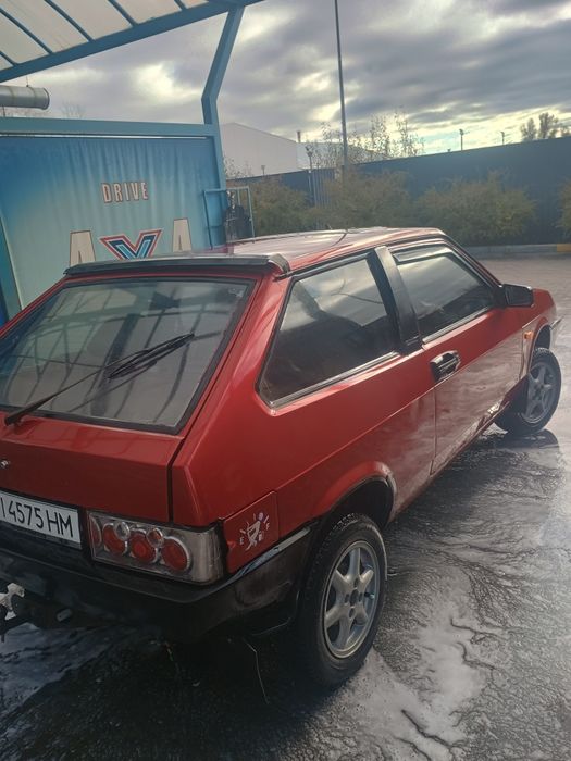 Ваз 2108 на хорошому ходу