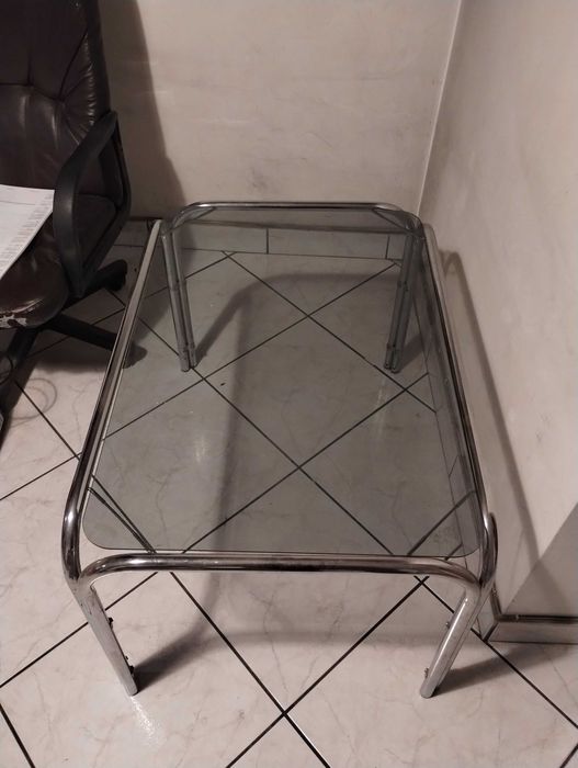 Krzesła (10 szt.), biurko, szafa metalowa - komplet do biura