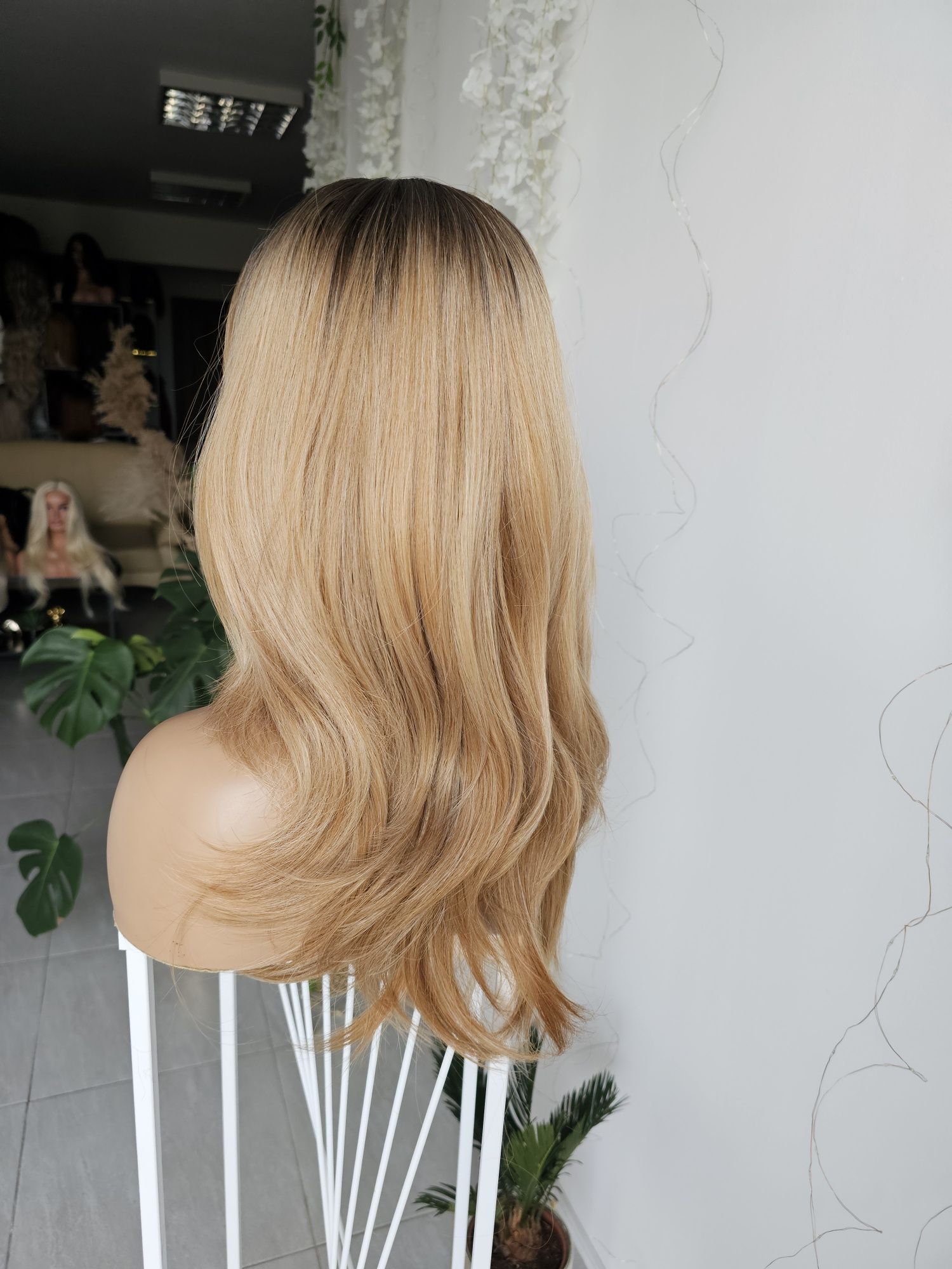 Peruka Natasza II ciepły średni i ciemny natyralny blond 3D odrost