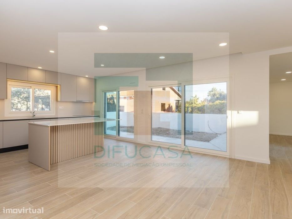 Moradia T4 com 2 Suítes e Garagem - Urbanização Pinhal das Formas