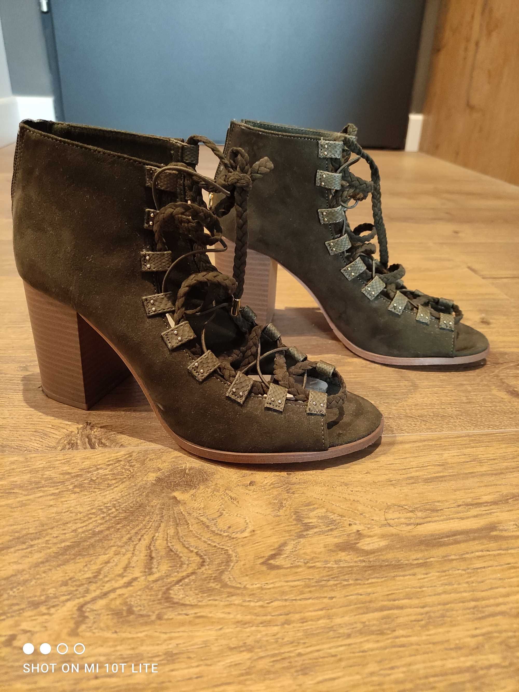 Buty na obcasie Bershka rozmir 38