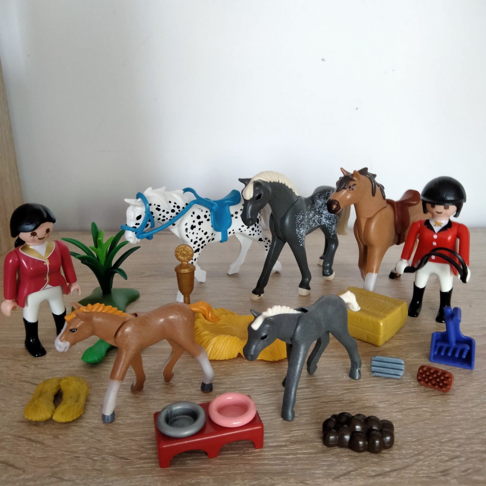 Playmobil,zestaw:figurki,konie, akcesoria