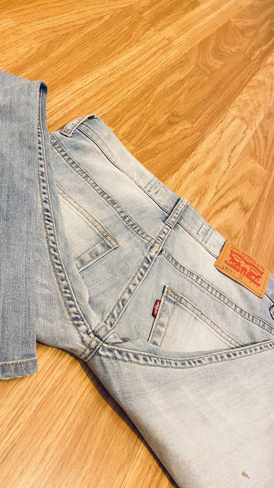 Calça Jeans Levi’s 511  S crinaça em excelente estado
