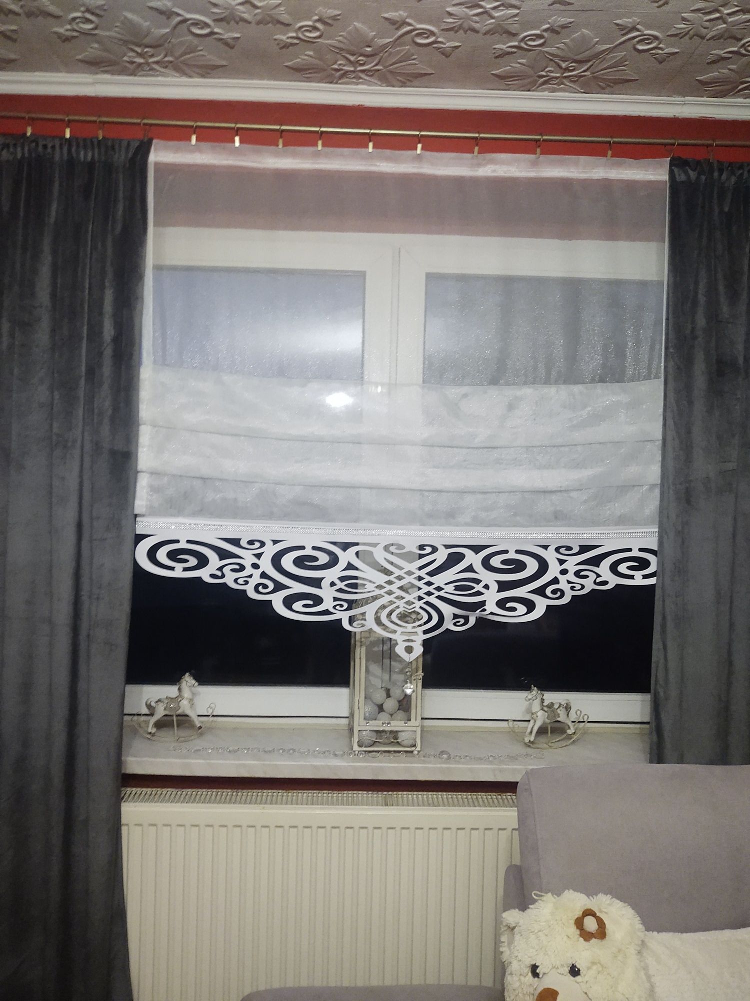 Panel firankowy ekranu
