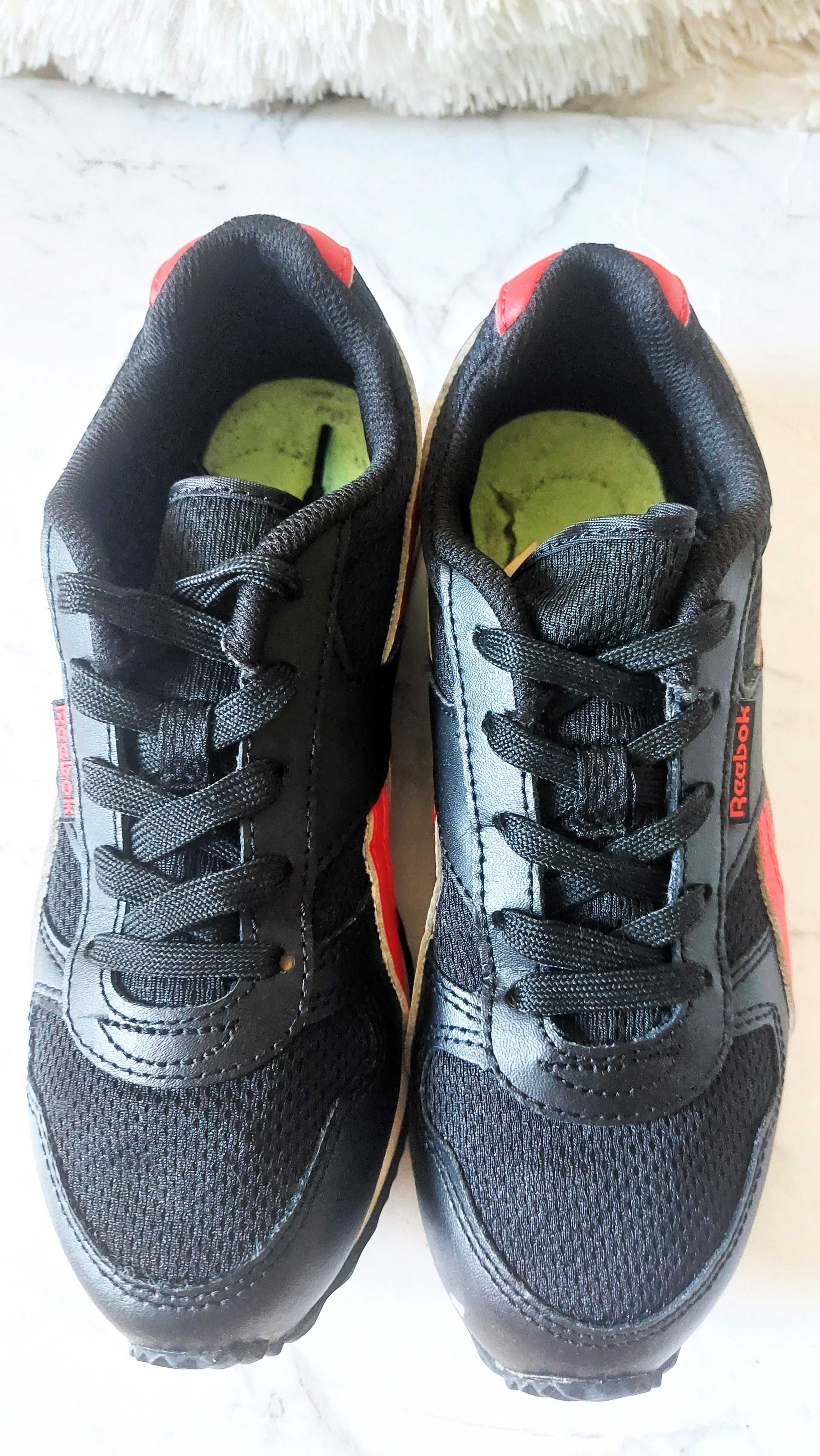 Buty Reebok Royal Cljogger M47229 czarno-czerwone r.35