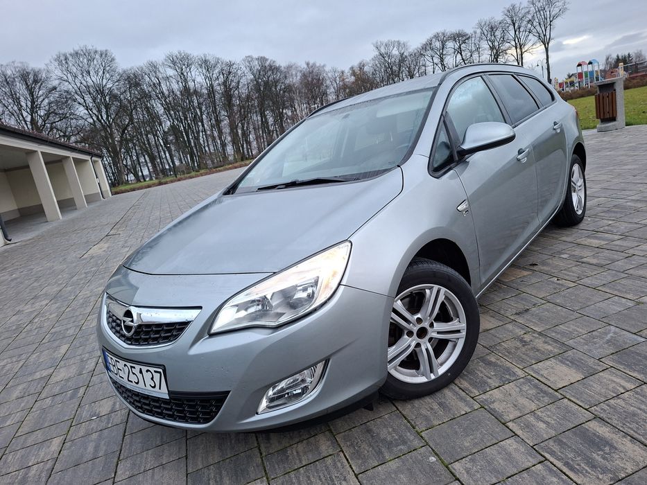 Opel ASTRA J 1.7CDTI 110KM 2012r