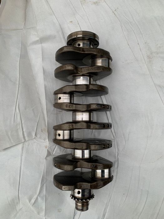 Колінавал wv touran 2.0BKD