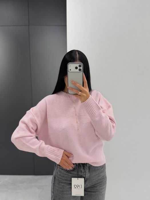 Мʼякий трикотажний светр від Zara