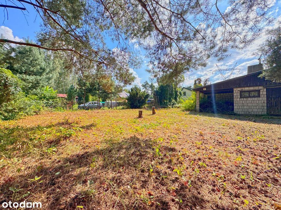 Urokliwa działka z małym domem !