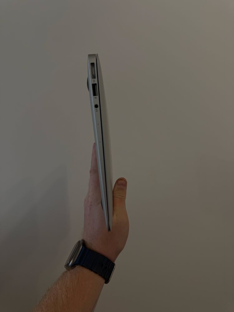 Apple MacBook Air 11 у відміному стані