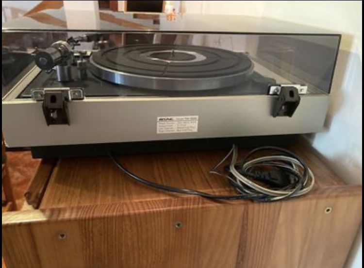 Gira-discos vinil Rising TH-1000 plinto de madeira Marantz Rotel