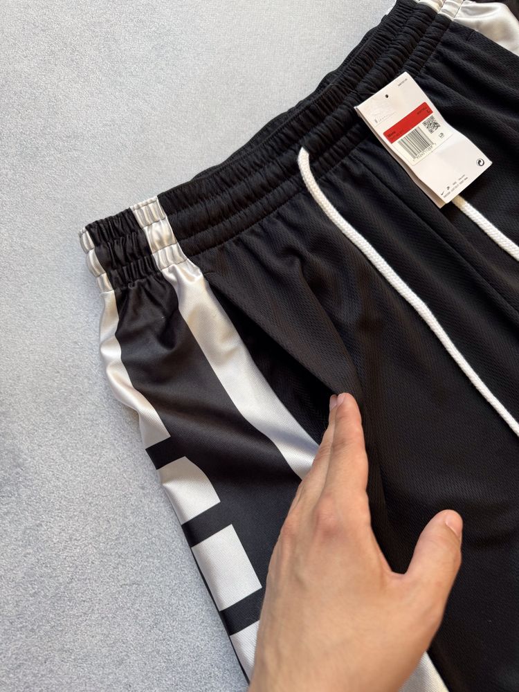 Оригінальні шорти Nike Dri-Fit