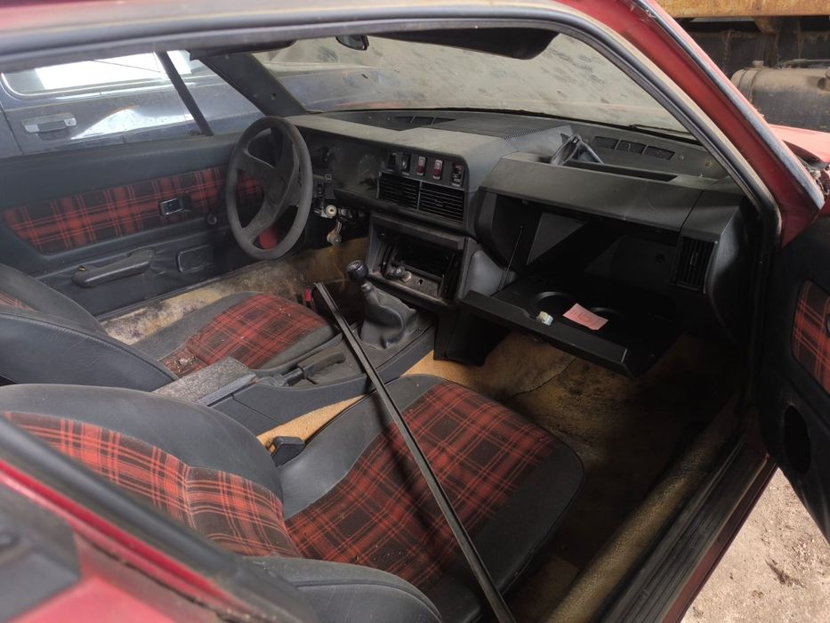 Triumph  TR7.  Zabytki. Zabytkowy .  Okazja.