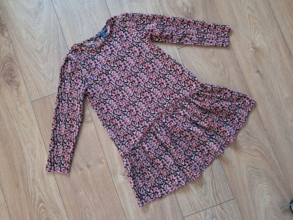 Primark sukienka w kwiatki r.122cm