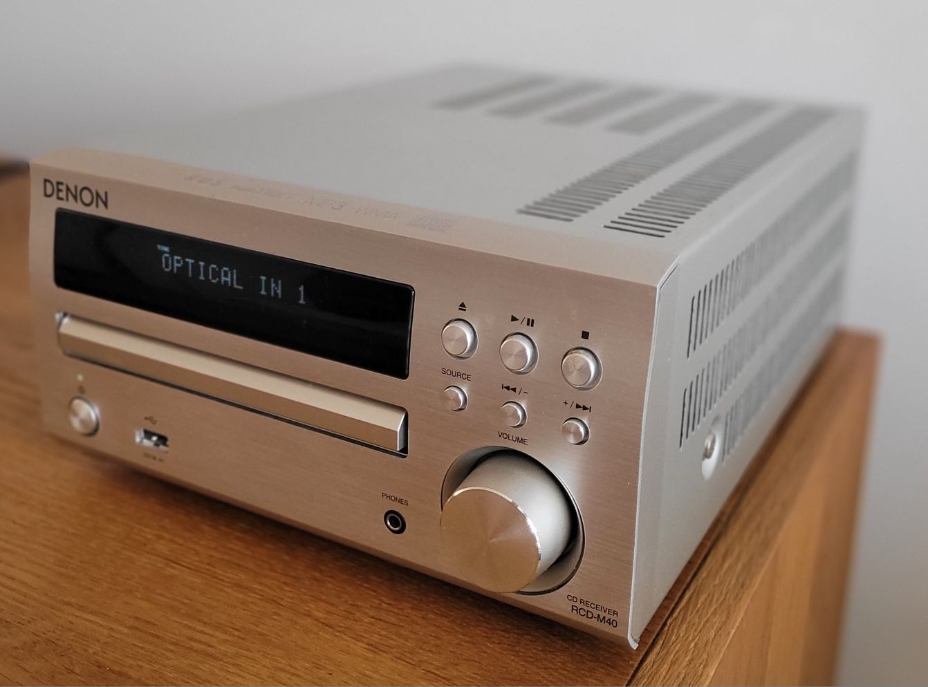Amplituner z CD Denon RCD-M40