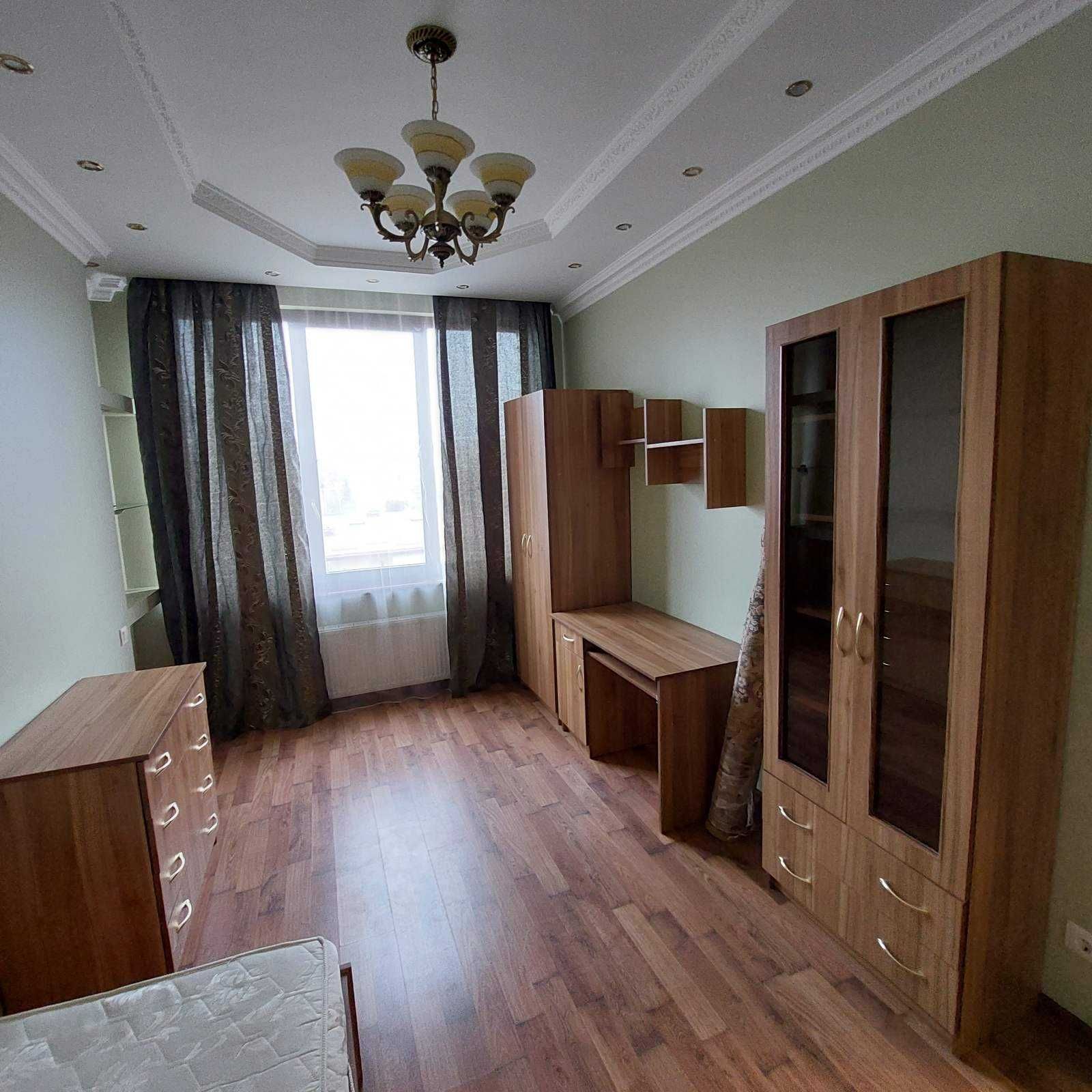 Оренда 5 кімнатної квартири вул Б. Міхновських