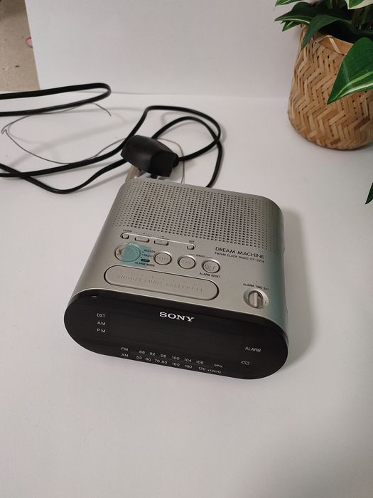 Радіо Sony ICF-C218