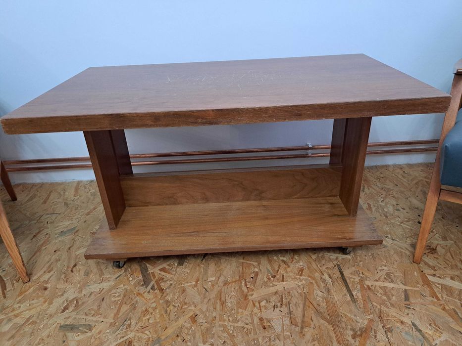 Ława na kółkach lakierowana do odnwienia