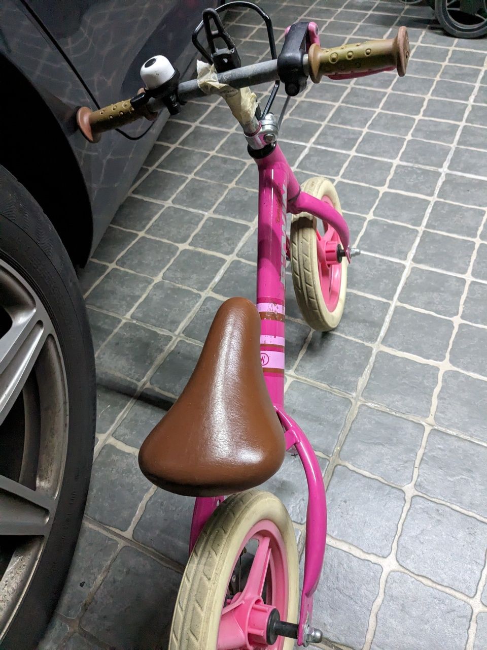 Bicicleta criança Decathlon iniciação aprendizagem