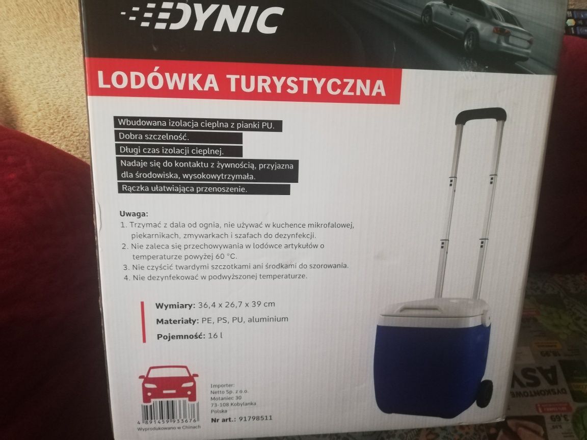 Lodówka turystyczna na kółkach