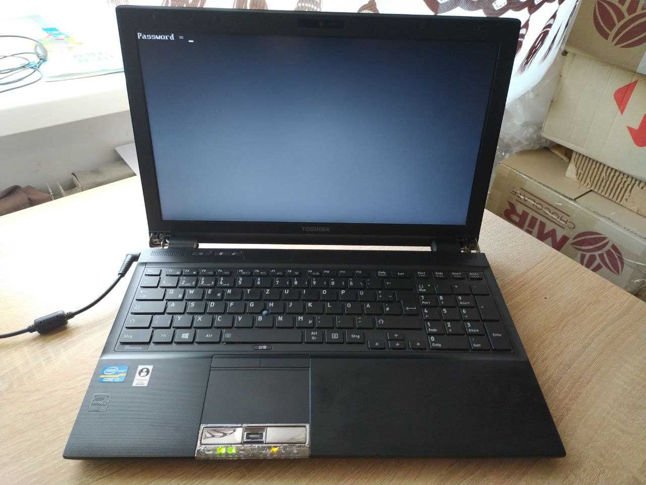 Ноутбук TOSHIBA TECRA R850 на core i3 ddr3 2 gb з Германії
