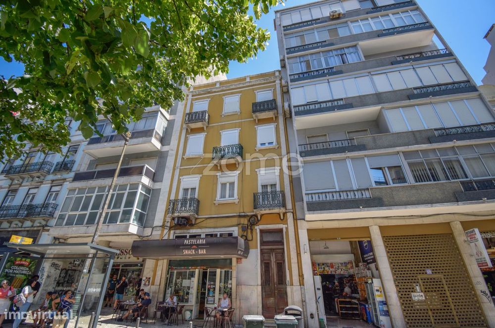 Apartamento T3 para arrendamento mobilado, c/jardim, junto Metro Anjos