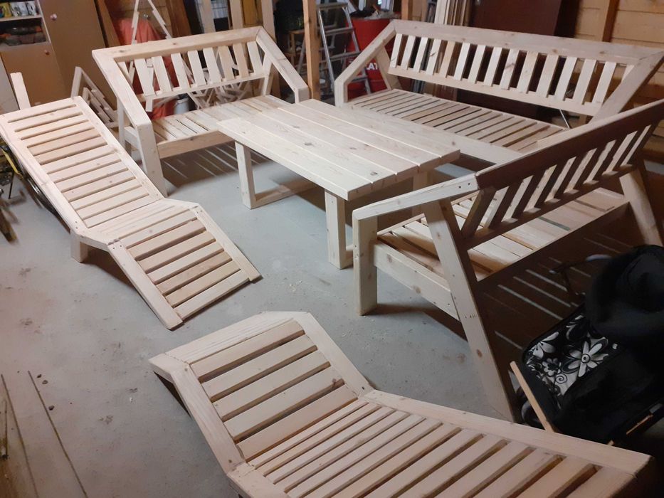Zestaw ogrodowy drewniany+ 2 leżaki