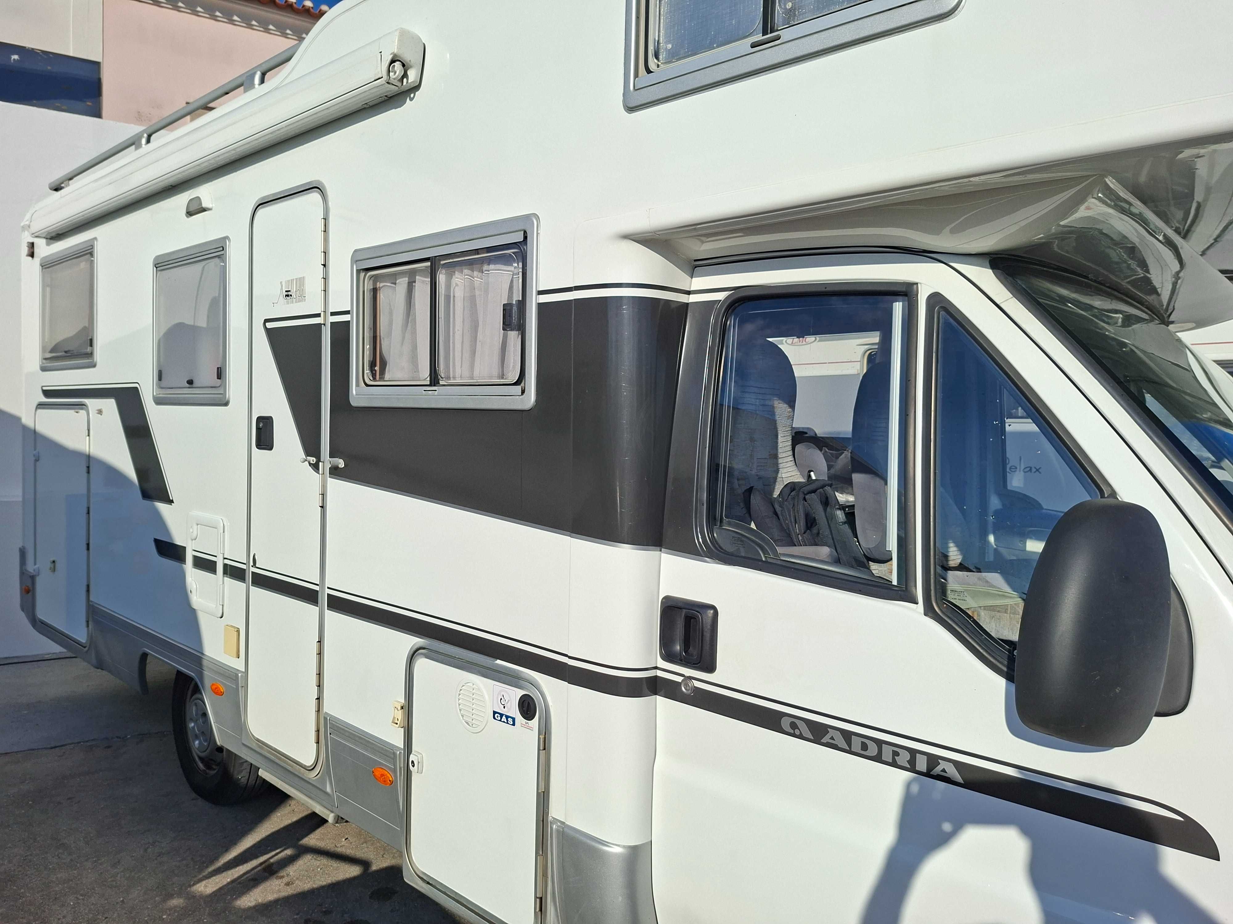 Autocaravana Adria/Fiat, nacional. Bom estado geral. Muitos extras.
