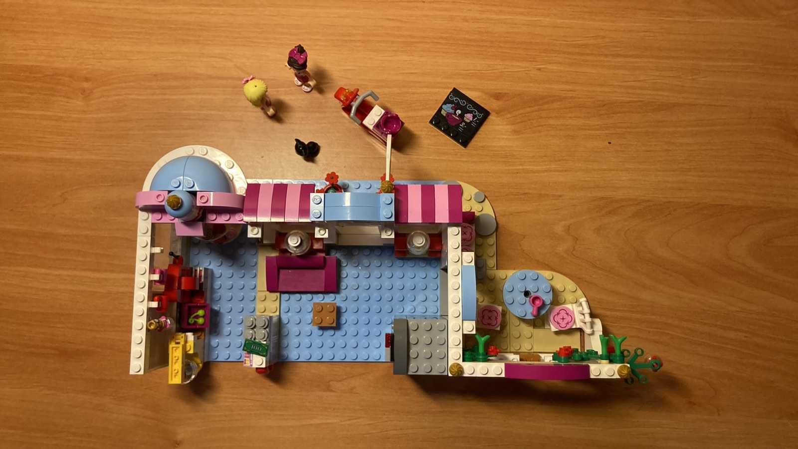 Блоковий конструктор LEGO Friends Кондитерская (41119)