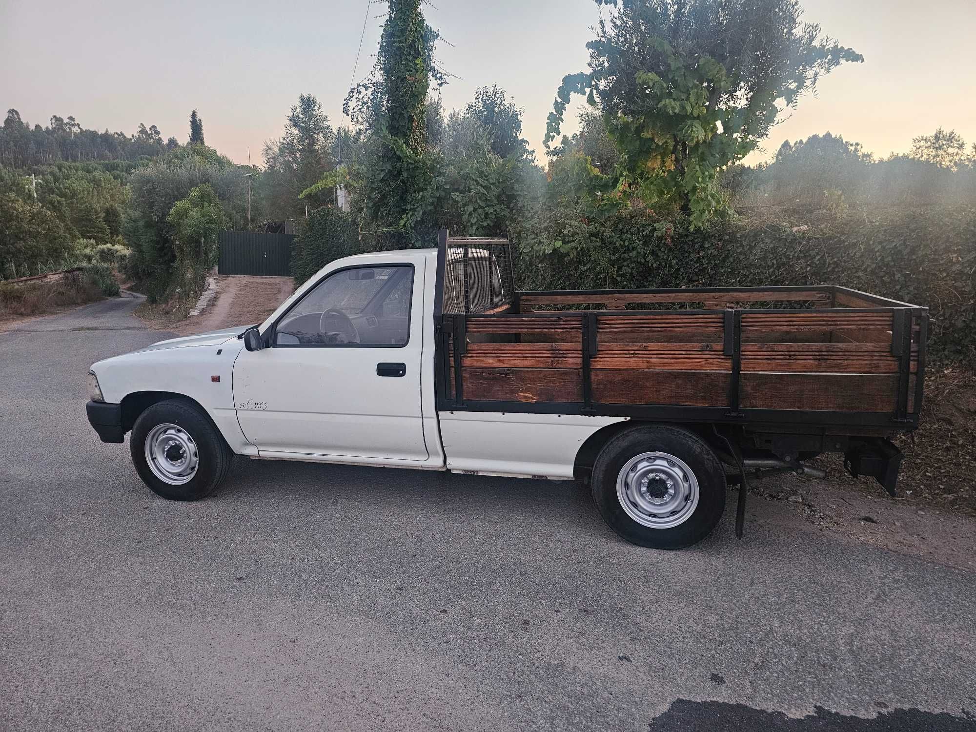 TOYOTA HILUX direção assistida