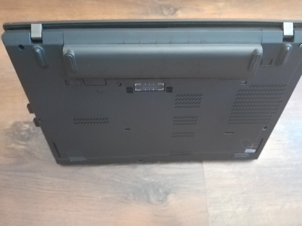 Ноутбук Lenovo, i5 5200U, 8 GB, SSD 120, батарея 6+ годин