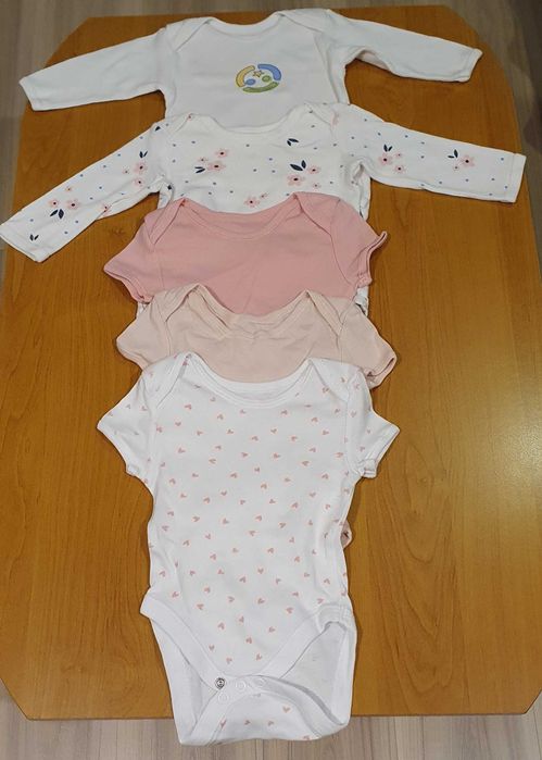 Zestaw ubranek dla dziewczynki, rozm. 52-62 i wanienka