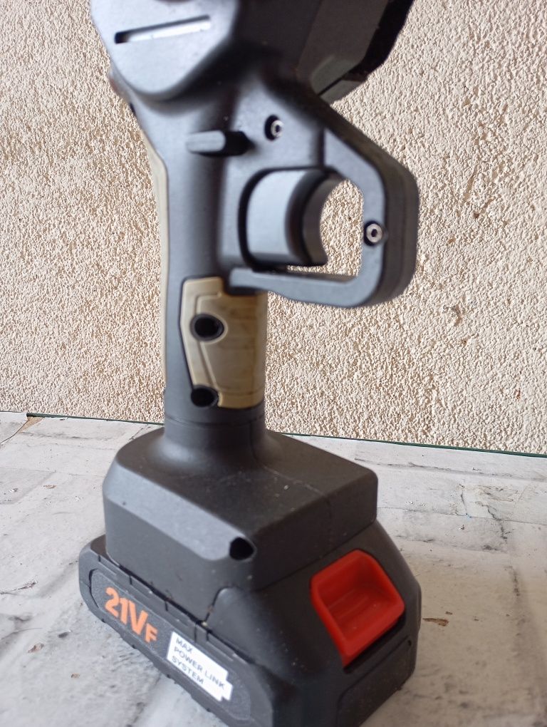Mini Serra elétrica