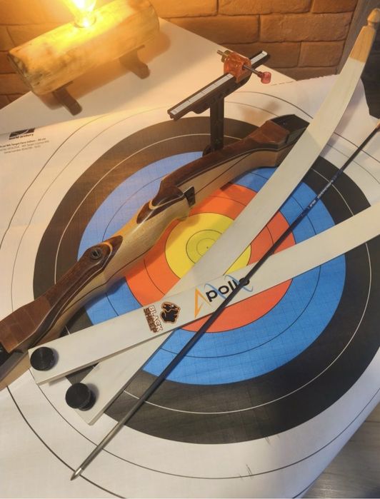 Łuk drewniany Apollo Black Sheep 68 " 24 funty dla praworęcznych